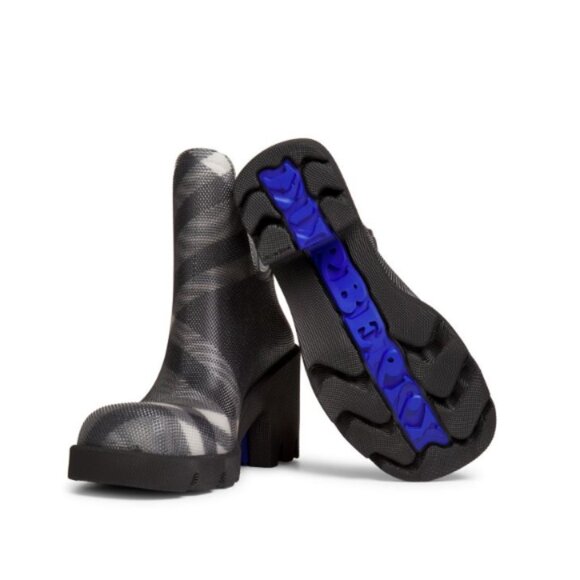 Burberry 'Marsh 65MM Check' Heeled Rubber Rain Boots, Black - Picture 3 of 6